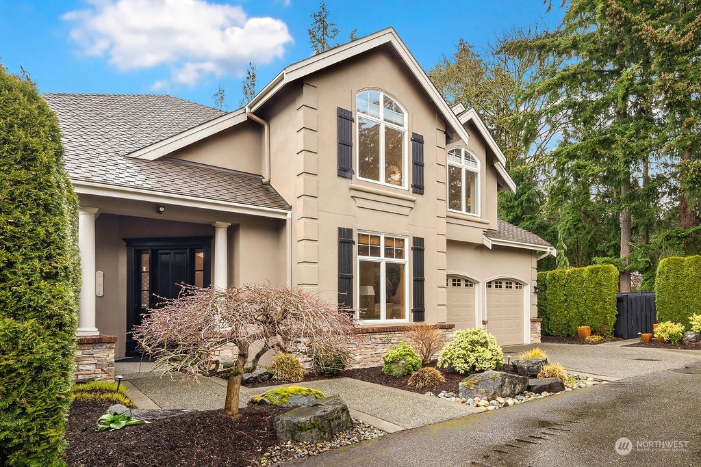 Photo of 8476 SE 69th Place, Mercer Island, WA 98040 (MLS # 2048486)