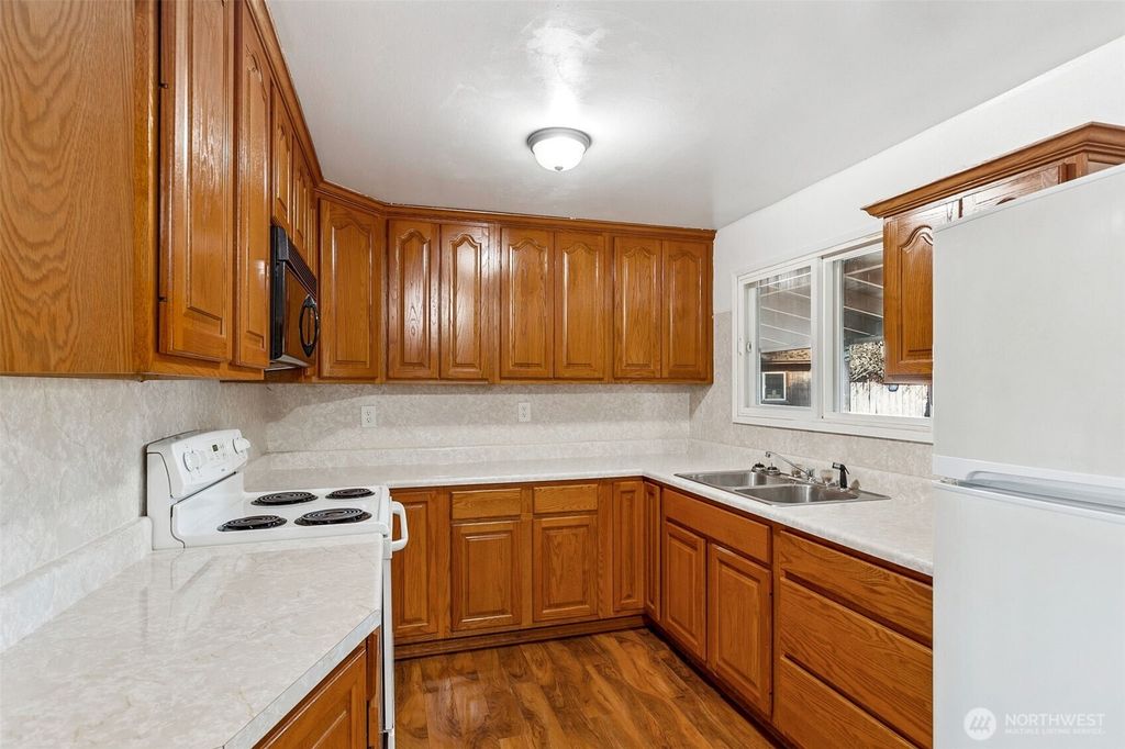 Photo of 18448 2nd Avenue S, Burien, WA 98148 (MLS # 2330995)