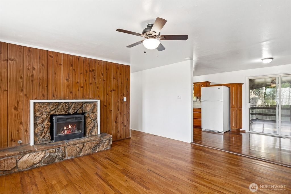 Photo of 18448 2nd Avenue S, Burien, WA 98148 (MLS # 2330995)