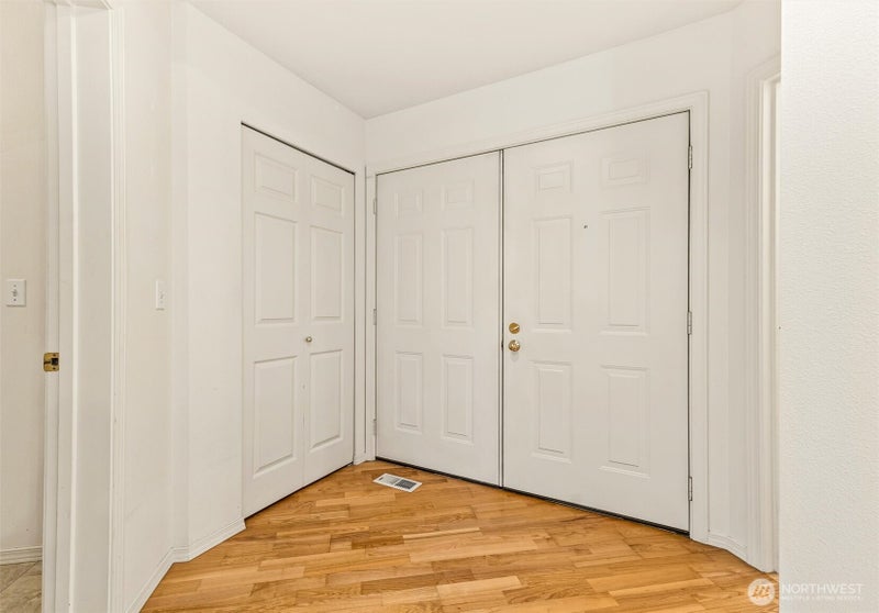 18555 NE 57th Street 18555