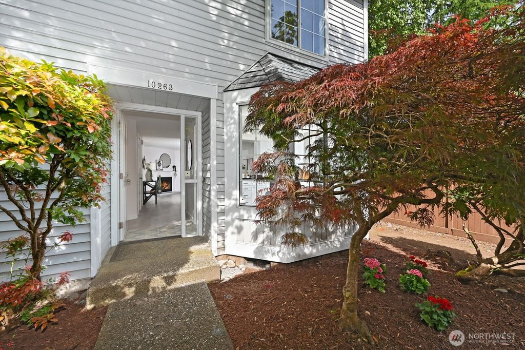 Photo of 10263 NE 129th Lane, Kirkland, WA 98034 (MLS # 2510152)