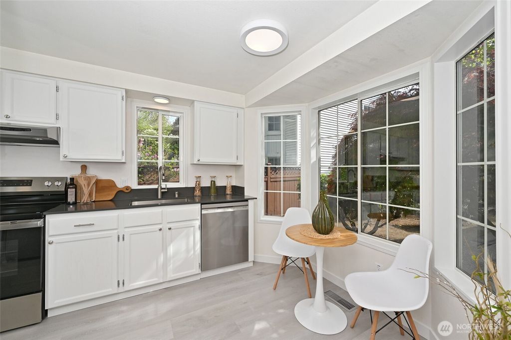 Photo of 10263 NE 129th Lane, Kirkland, WA 98034 (MLS # 2510152)