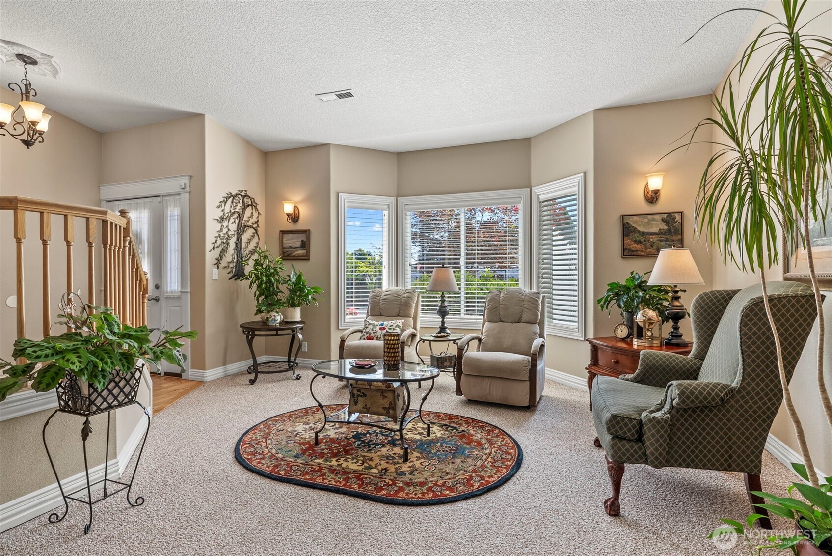 564 E 15th Circle