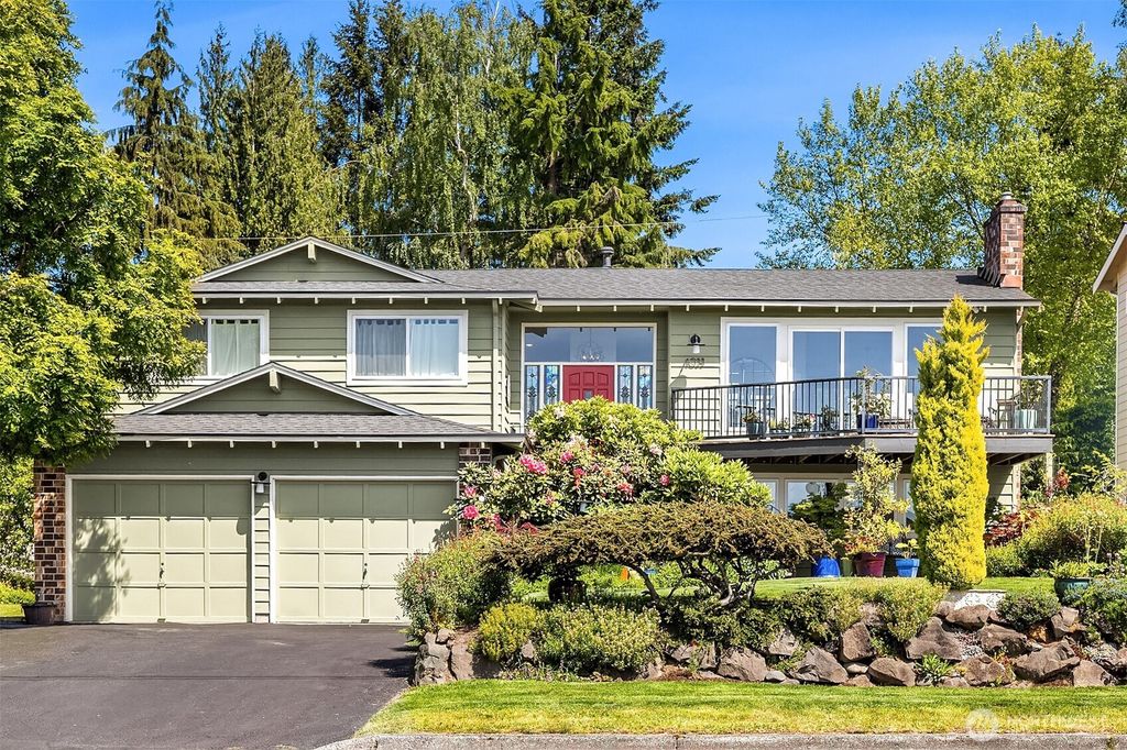 Photo of 1033 8th Avenue S, Edmonds, WA 98020 (MLS # 2526509)