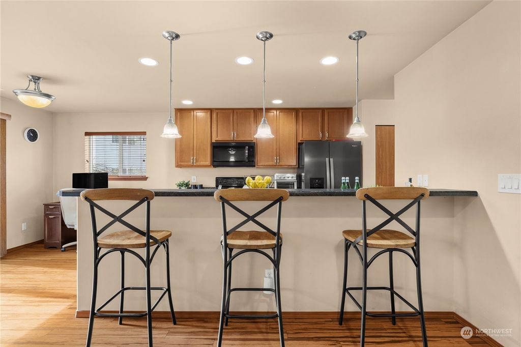 listing image 9360258558970414241