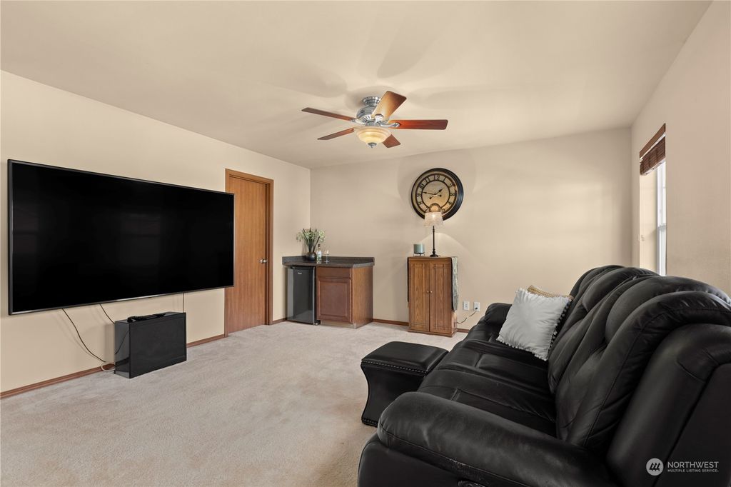 listing image 9362765898416740069
