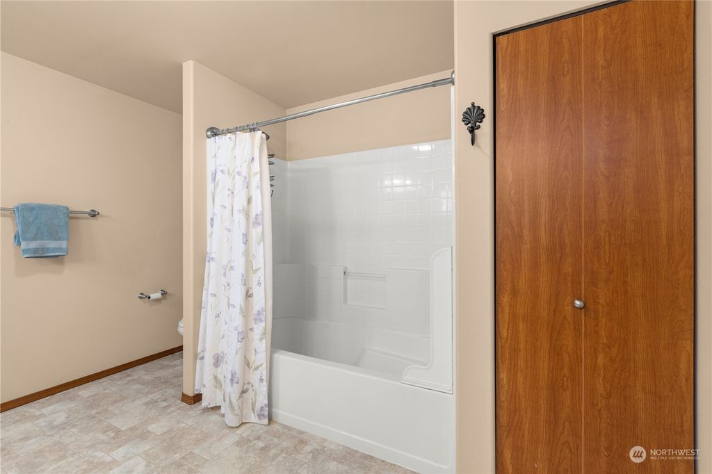listing image 9362869572234105918