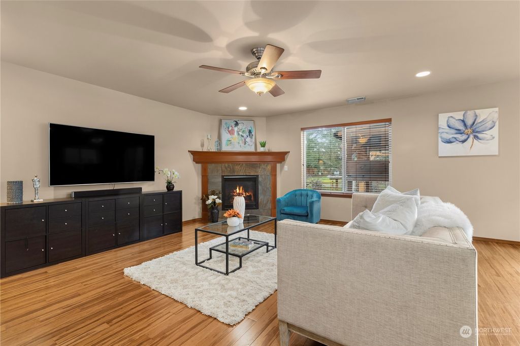 listing image 9365143870752531489