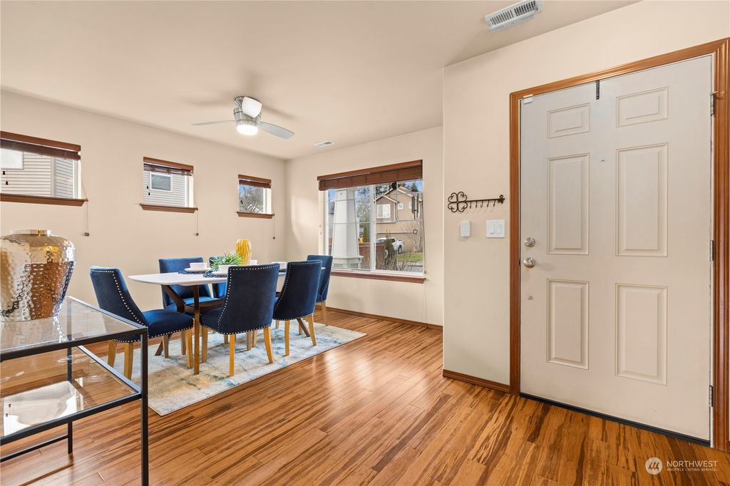 listing image 9365370363296798770