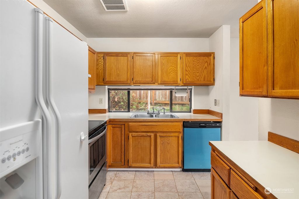 Photo of 7216 16th Avenue SW, Seattle, WA 98106 (MLS # 2184082)