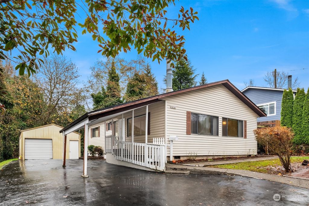 Photo of 7216 16th Avenue SW, Seattle, WA 98106 (MLS # 2184082)