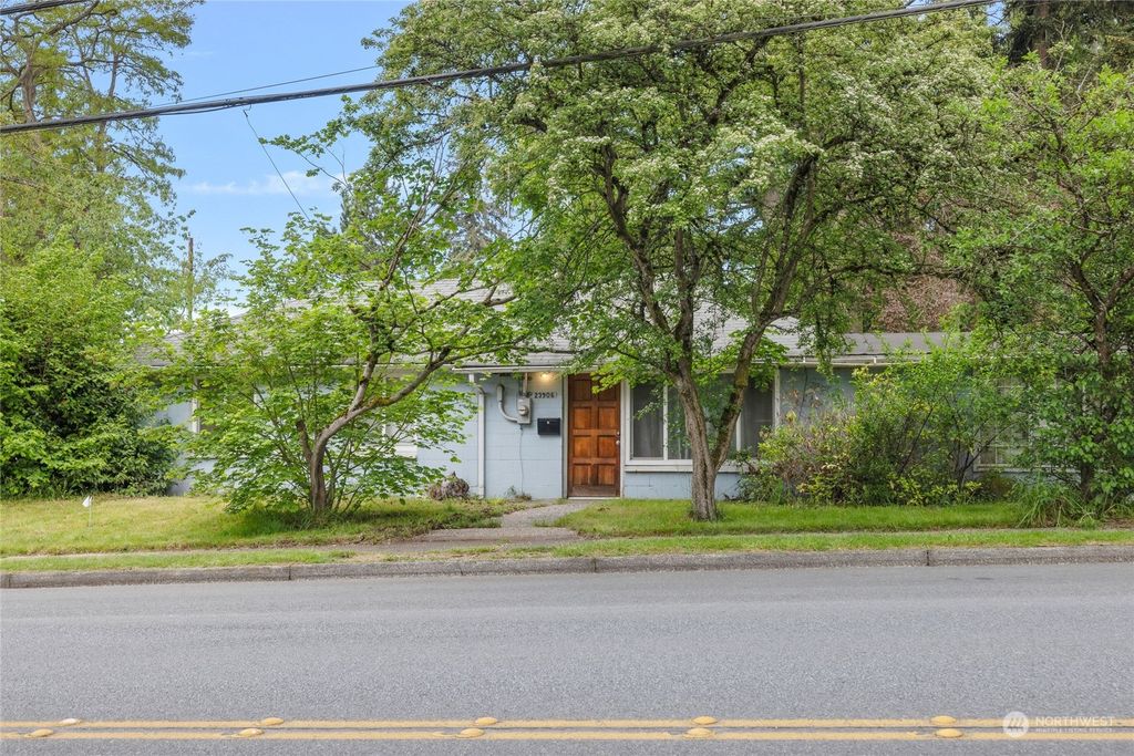 Photo of 23906 56th Avenue W, Mountlake Terrace, WA 98043 (MLS # 2240672)