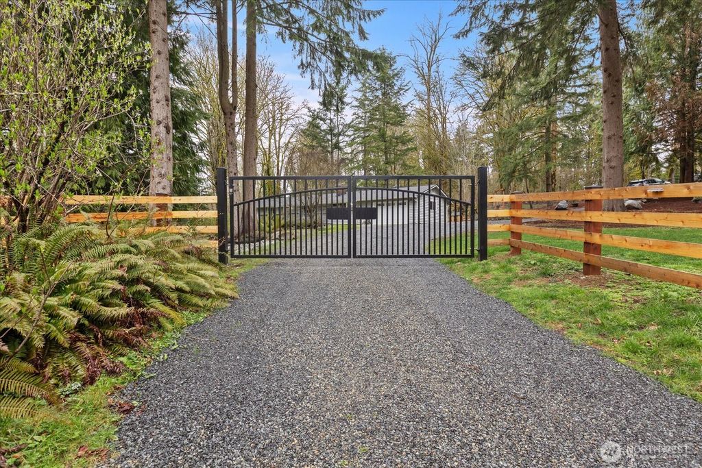 Photo of 13425 North Echo Lake Rd Rd, Snohomish, WA 98296 (MLS # 2494789)