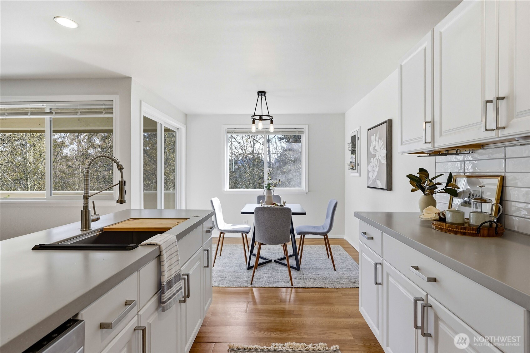 20241 NE Vikings Crest Loop 6-303