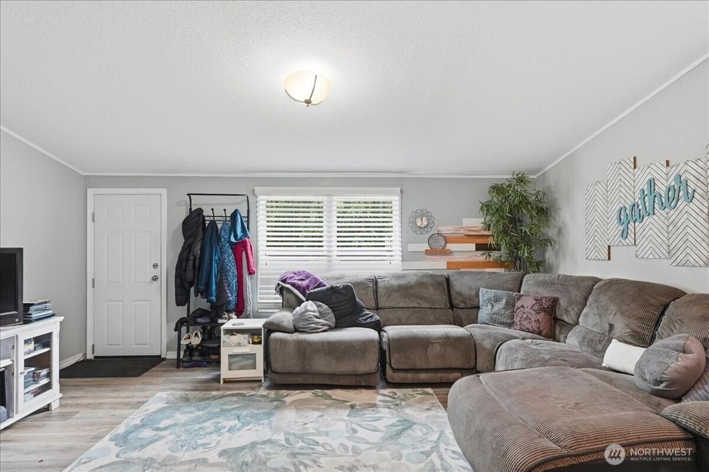 Photo of 11215 SE 226 Street, Kent, WA 98031 (MLS # 2510033)