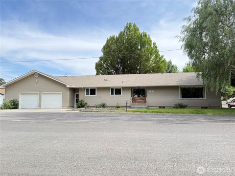 Photo of 16 W Douglas Street, Harrington, WA 99134 (MLS # 2395998)