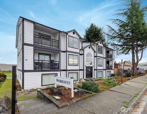 Photo of 23110 30th Ave S Ave, Des Moines, WA 98198 (MLS # 2460131)