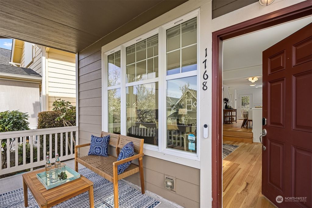 Photo of 1768 26th Walk NE, Issaquah, WA 98029 (MLS # 2217902)
