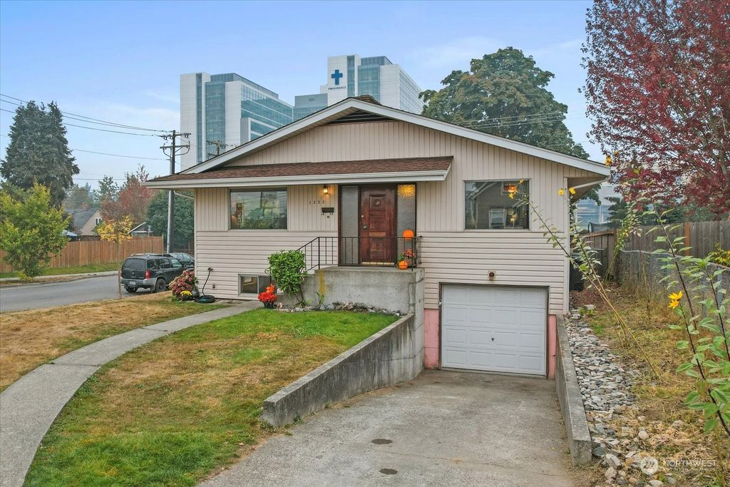 Photo of 1232 Lombard Avenue, Everett, WA 98201 (MLS # 2008491)