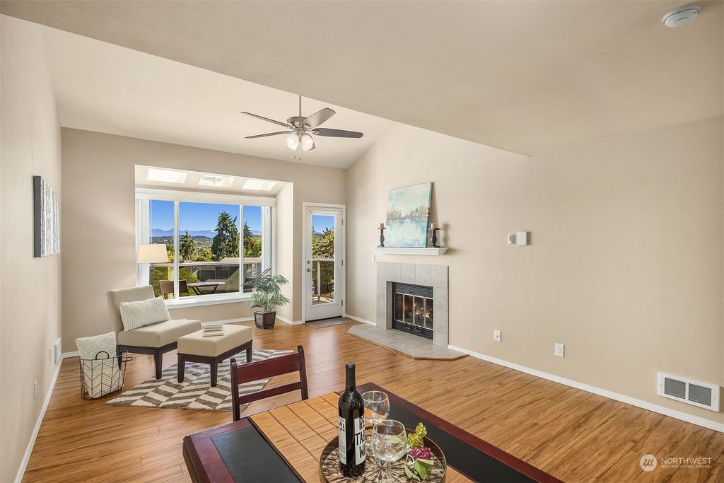 Photo of 7070 155th Place NE, Redmond, WA 98052 (MLS # 2268015)