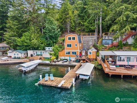Photo of 1119 Summit Lake Shore Road NW, Olympia, WA 98502 (MLS # 2548933)