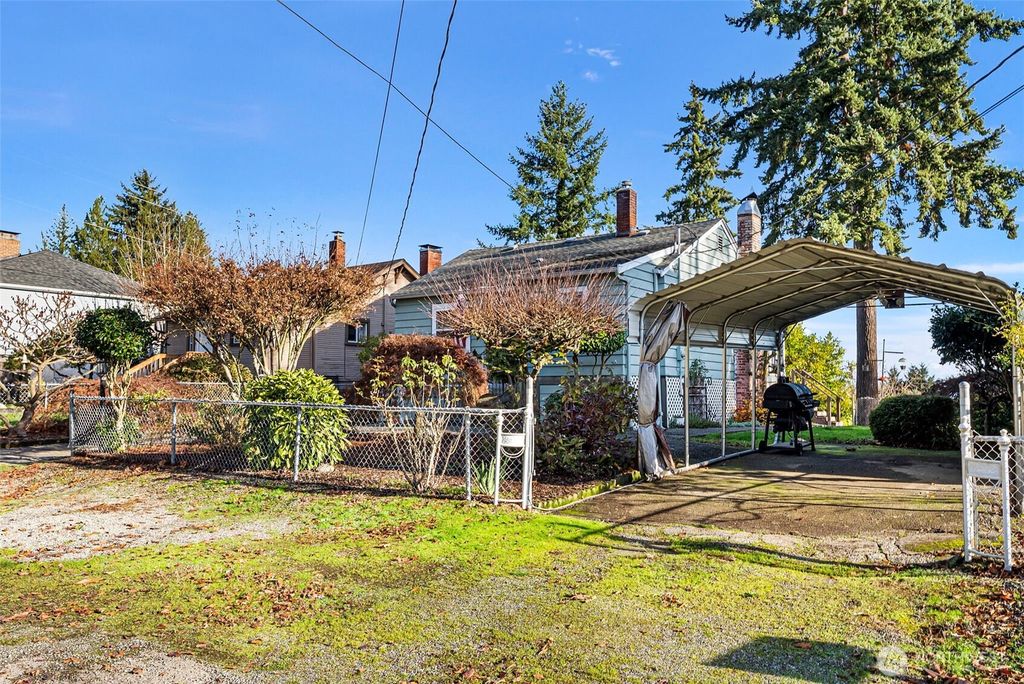 Photo of 410 S Charleston Avenue, Bremerton, WA 98312 (MLS # 2458560)
