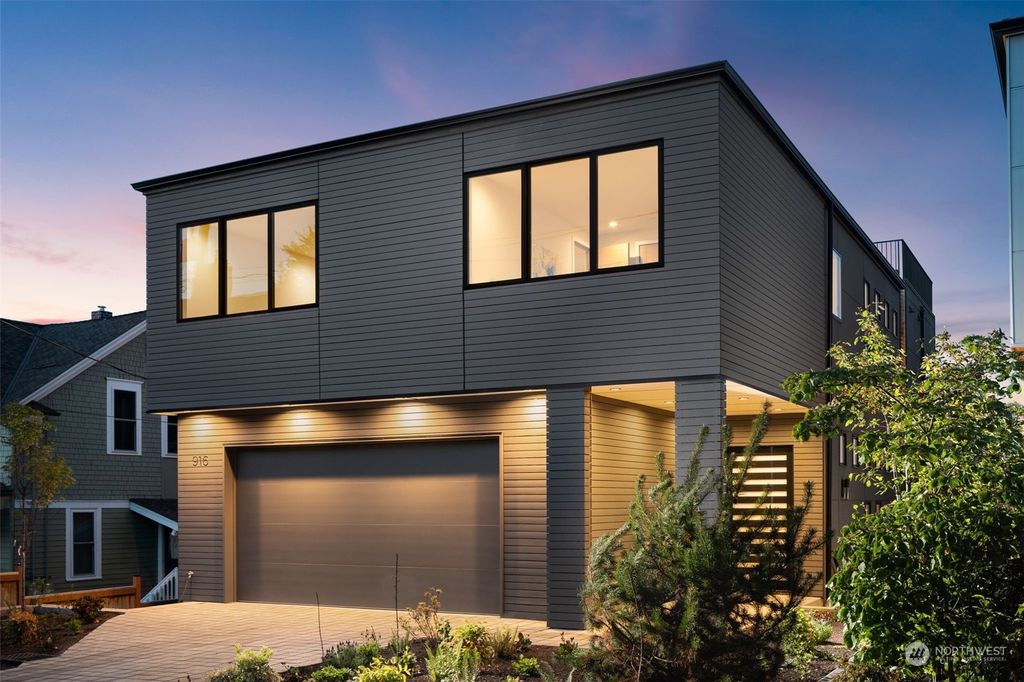 Photo of 916 32nd Avenue S, Seattle, WA 98144 (MLS # 2225842)