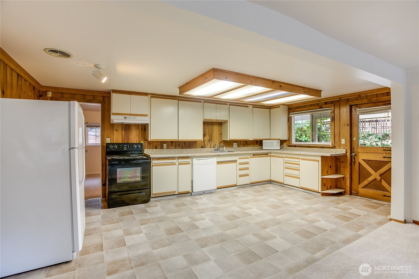 1311 N 36th Street Ct
