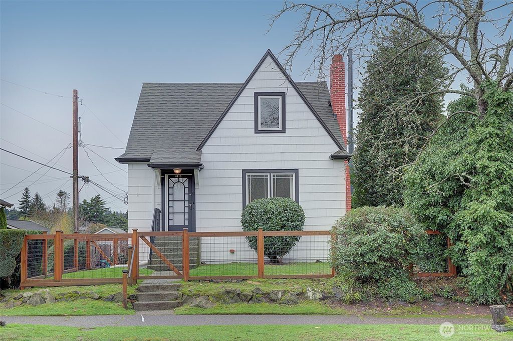 Photo of 4415 SW Juneau Street, Seattle, WA 98136 (MLS # 2460622)