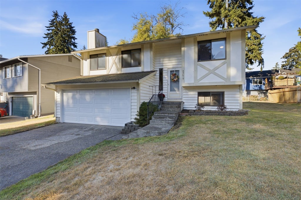 Photo of 33417 40th Avenue SW, Federal Way, WA 98023 (MLS # 2596375)