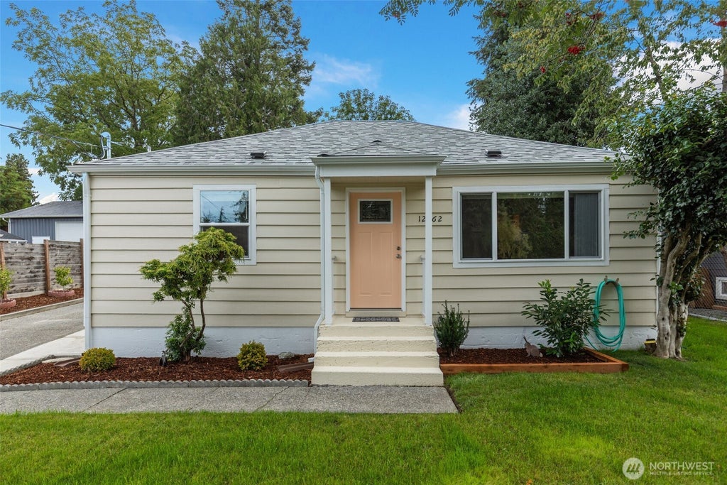 Photo of 12262 20th Avenue S, Seattle, WA 98168 (MLS # 2582033)