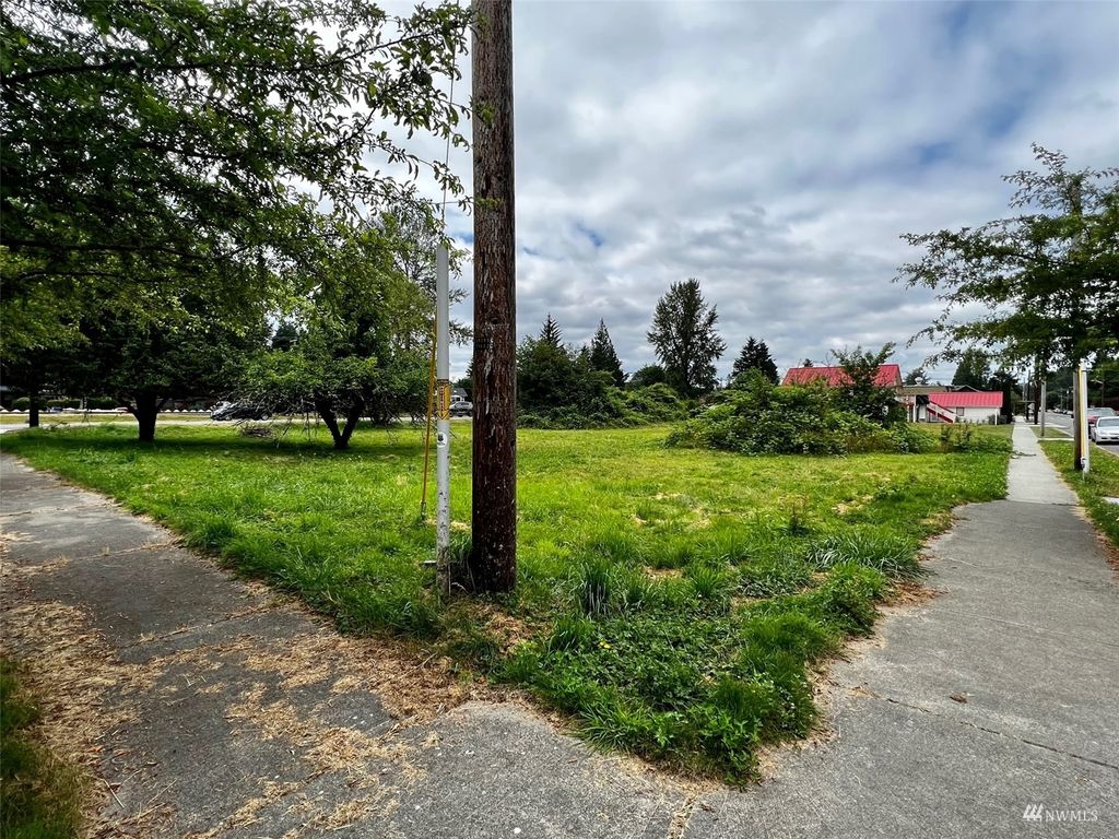 Photo of 8437 Falls Avenue SE, Snoqualmie, WA 98065 (MLS # 1985352)