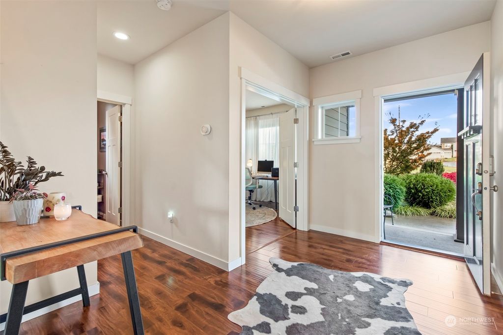 Photo of 429 21St Drive, Snohomish, WA 98290 (MLS # 2308825)