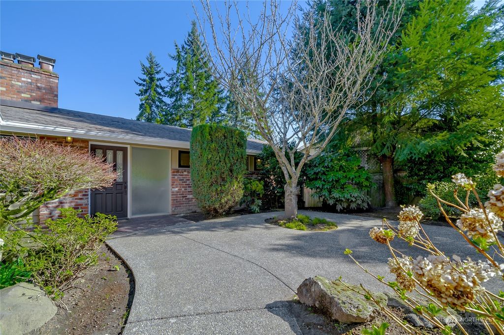 Photo of 3432 76th Place SE, Mercer Island, WA 98040 (MLS # 2212545)