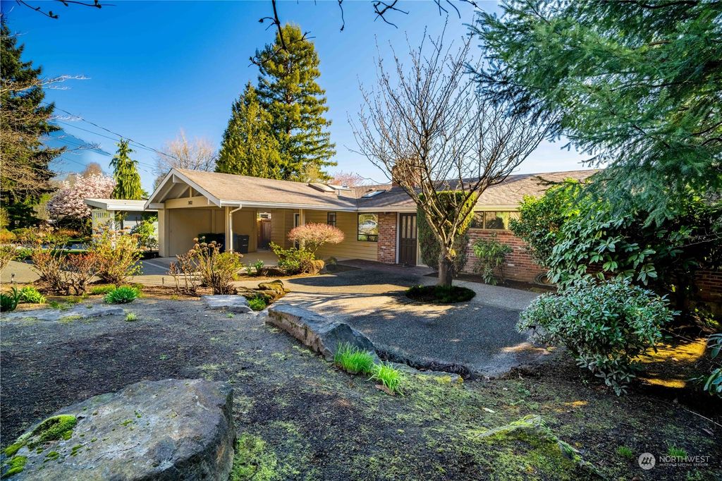 Photo of 3432 76th Place SE, Mercer Island, WA 98040 (MLS # 2212545)