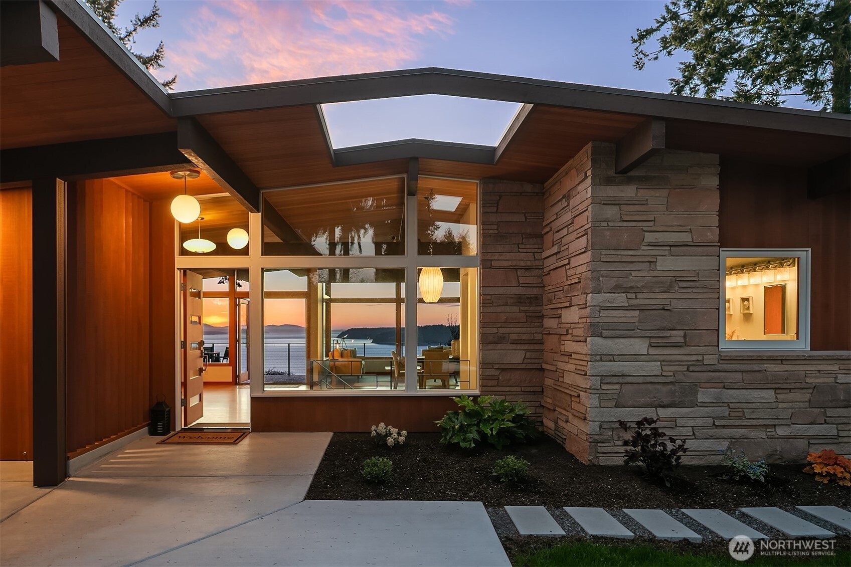 12524 Marine View Drive