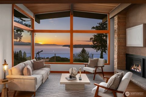 Photo of 12524 Marine View Drive, Edmonds, WA 98026 (MLS # 2490031)