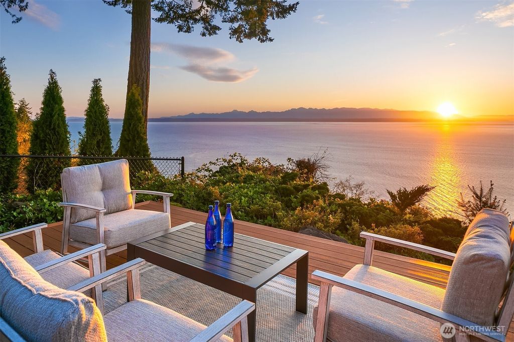 Photo of 12524 Marine View Drive, Edmonds, WA 98026 (MLS # 2490031)