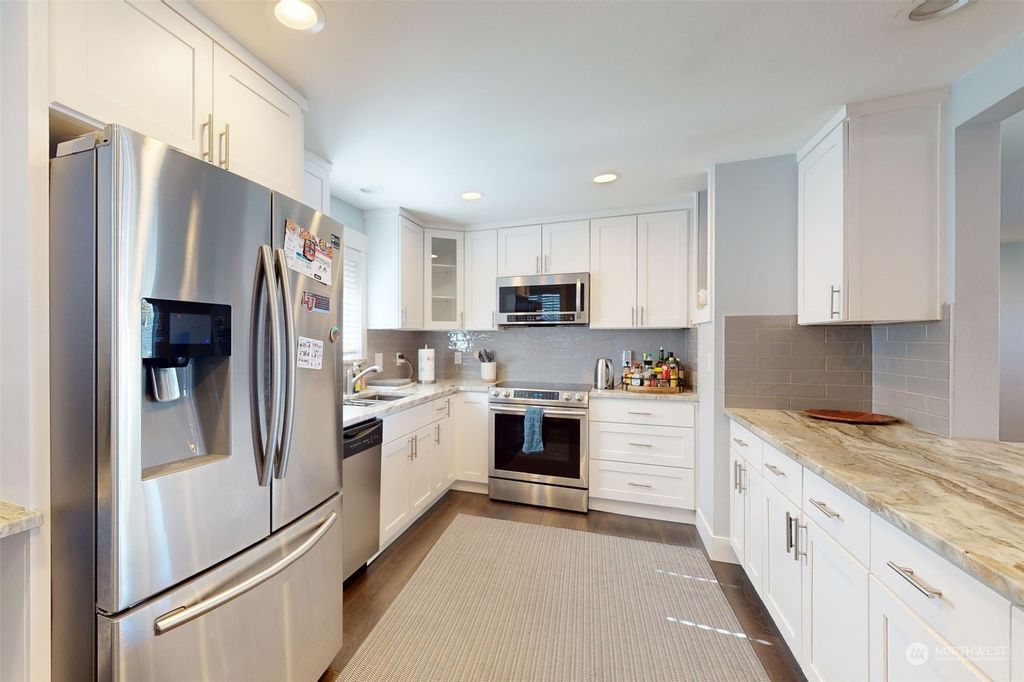 Photo of 1009 Main Street, Milton, WA 98354 (MLS # 2173738)