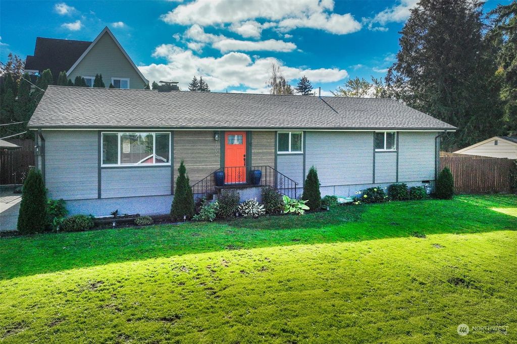 Photo of 1009 Main Street, Milton, WA 98354 (MLS # 2173738)