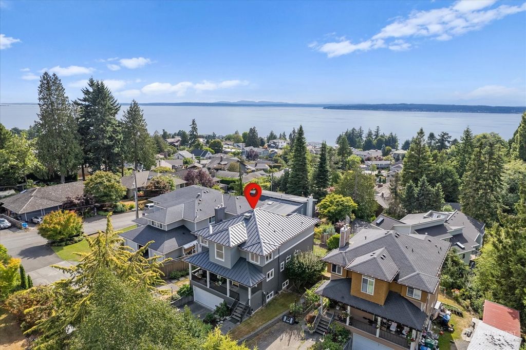 Photo of 2124 NW 204th Street, Shoreline, WA 98177 (MLS # 2149476)