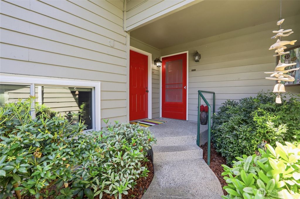Photo of 1041 Ihland Place NE, Bainbridge Island, WA 98110 (MLS # 2532219)