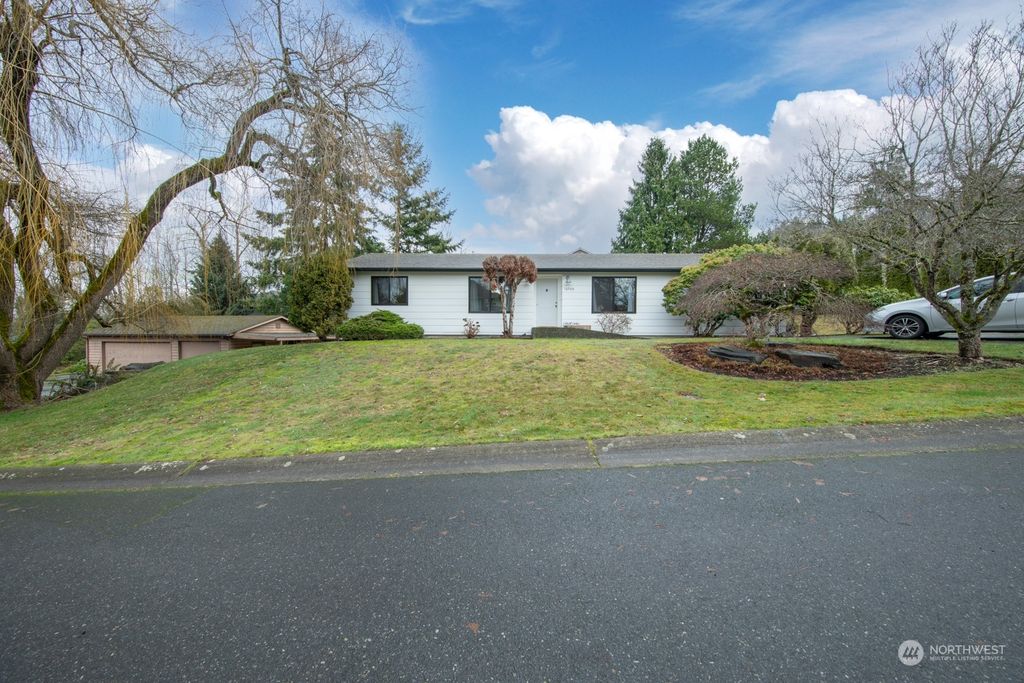 Photo of 16508 69th Place NE, Kenmore, WA 98028 (MLS # 2132232)