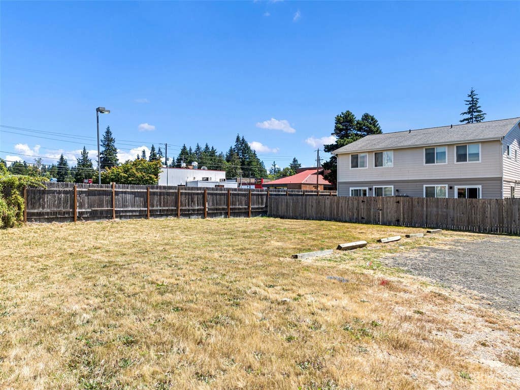 Photo of 1042 Hanford Avenue, Bremerton, WA 98310 (MLS # 2553016)