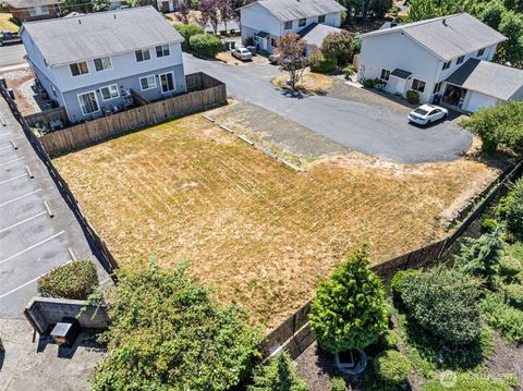 Photo of 1042 Hanford Avenue, Bremerton, WA 98310 (MLS # 2553016)