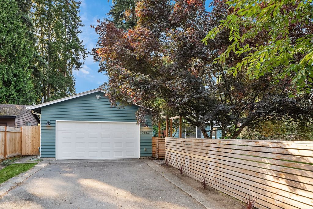 Photo of 7563 124th Avenue NE, Kirkland, WA 98033 (MLS # 2164736)