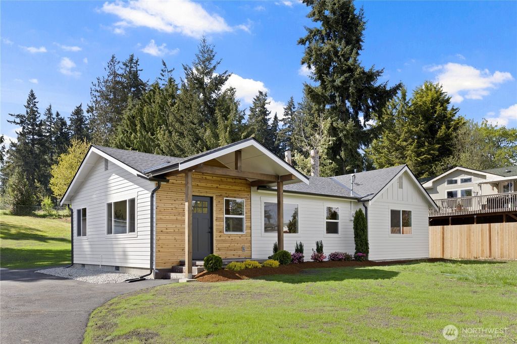 Photo of 3302 119th Avenue E, Edgewood, WA 98372 (MLS # 2516266)