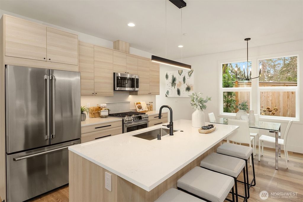 Photo of 817 18th Avenue W, Kirkland, WA 98033 (MLS # 2454853)