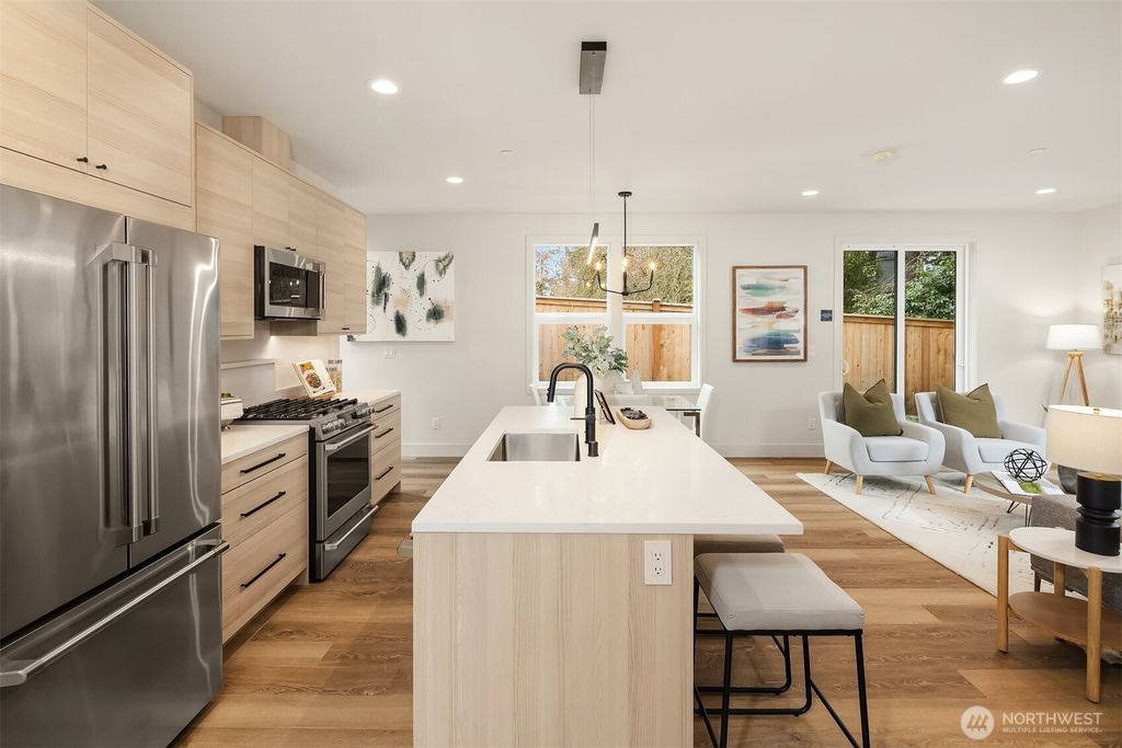 Photo of 817 18th Avenue W, Kirkland, WA 98033 (MLS # 2454853)