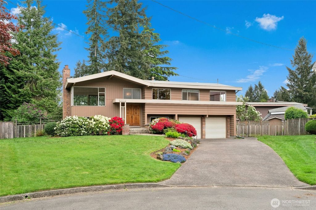 Photo of 14511 NE 2nd Place, Bellevue, WA 98007 (MLS # 2505715)